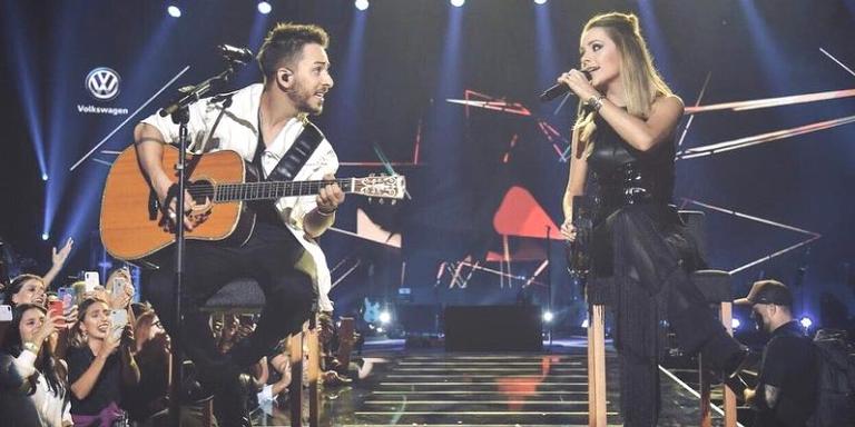 Ingressos para shows extras de Sandy e Junior se esgotam e fãs se revoltam