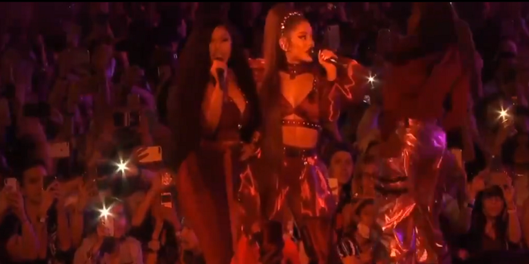Ariana Grande estreia no Coachella com participações de Nicki Minaj e *NSYNC
