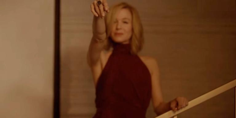 Renée Zellweger aparece misteriosa na prévia de sua série na Netflix