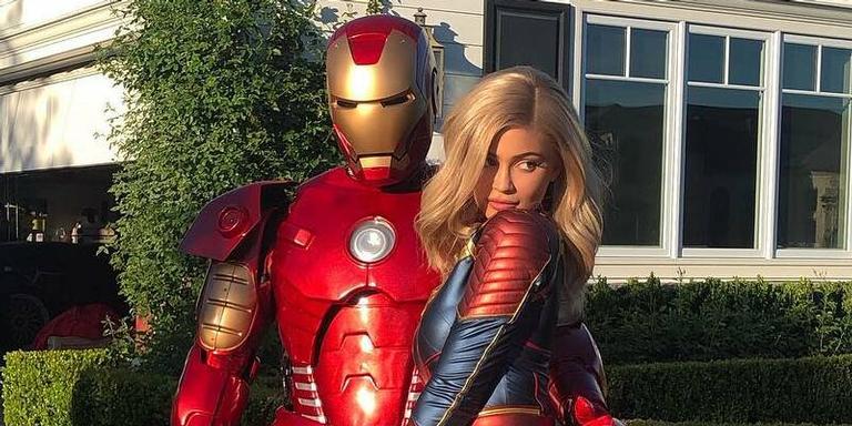 Kylie Jenner se veste de Capitã Marvel e celebra estreia de ‘Vingadores: Ultimato’