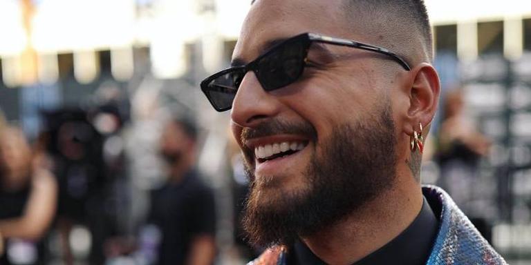 ‘Nem todo mundo pode dizer que Madonna lambeu seu dedão’, brinca Maluma