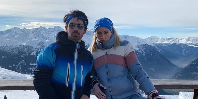 Sophie Turner substitui sobrenome por Jonas depois de casamento com Joe