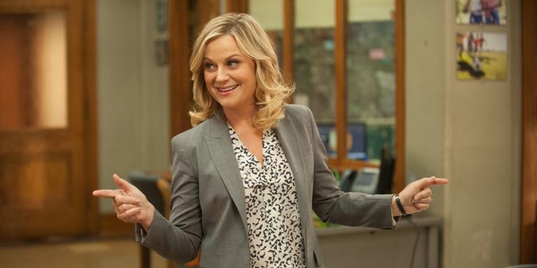 Amy Poehler diz que topa revival de ‘Parks and Recreation’: ‘Meu terninho está pronto’