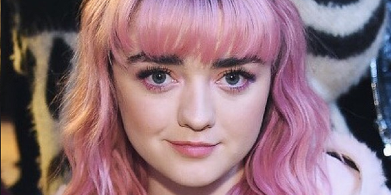 Maisie Williams, de ‘Game of Thrones’, desabafa: ‘Eu deitava na cama dizendo que me odiava’
