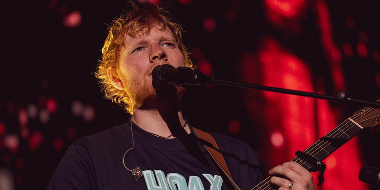 Ed Sheeran irá lançar um novo álbum de colaborações em julho