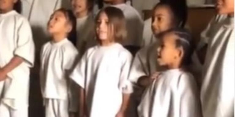 North e Saint cantam ‘Nothing Compares 2 U’ em projeto do pai Kanye West e esbanjam fofura