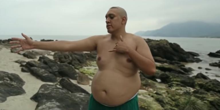 Mc Bin Laden perde 40 kilos e celebra na internet: ‘Aí sim volto a gravar clipe sem camiseta’