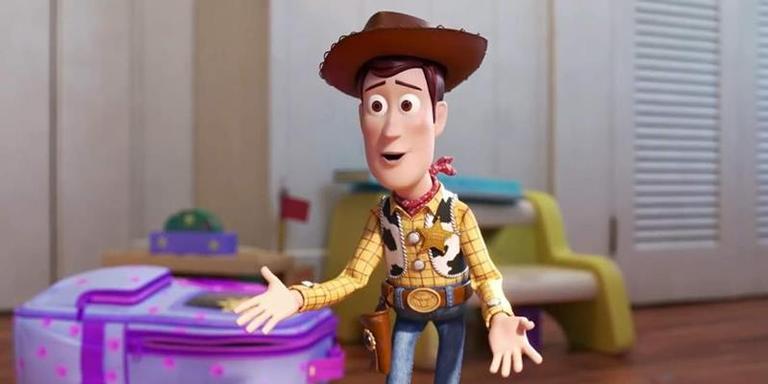 Rede de cinemas vende balde de pipoca com formato da bota de Woody para ‘Toy Story 4’