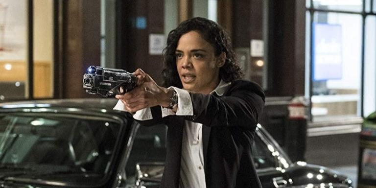 ‘MIB: Homens de Preto – Internacional’ acerta com Tessa Thompson e humor bobo, mas só