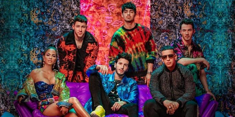 Jonas Brothers cantam em espanhol em colaboração com artista colombiano