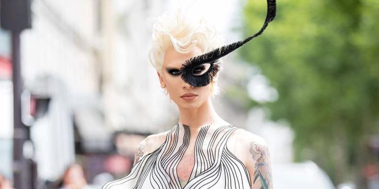 Miss Fame, de ‘RuPaul’s Drag Race’, participa de desfile de moda tecnológico da estilista Iris van Herpen