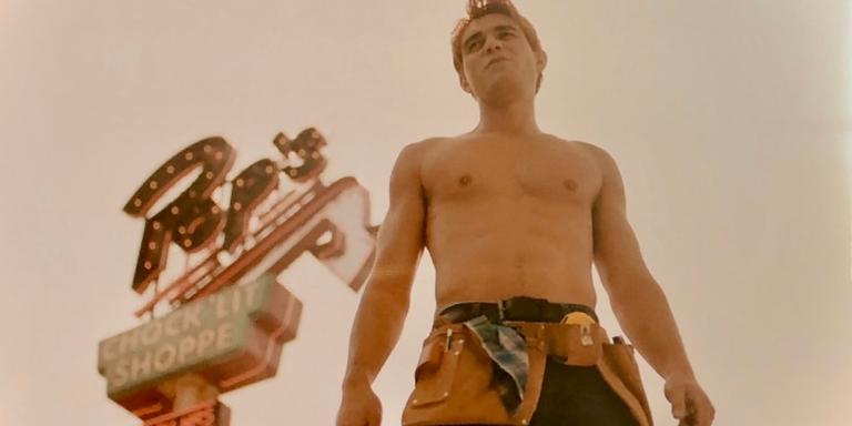‘Riverdale’: Archie aparece sem camisa em foto de gravações da quarta temporada