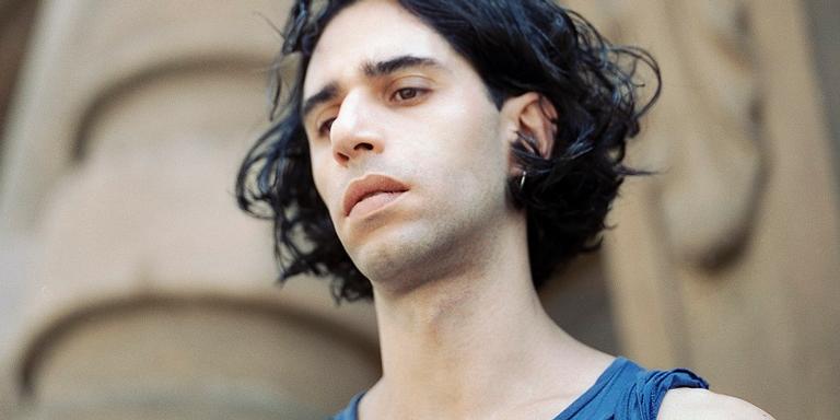 Thiago Pethit fala sobre inspiração do novo disco: ‘Vejo um país mais melancólico, aterrorizado e paranoico’