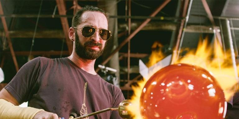 De esculturas de vidro a receitas com maconha: conheça as séries de competição mais bizarras da Netflix