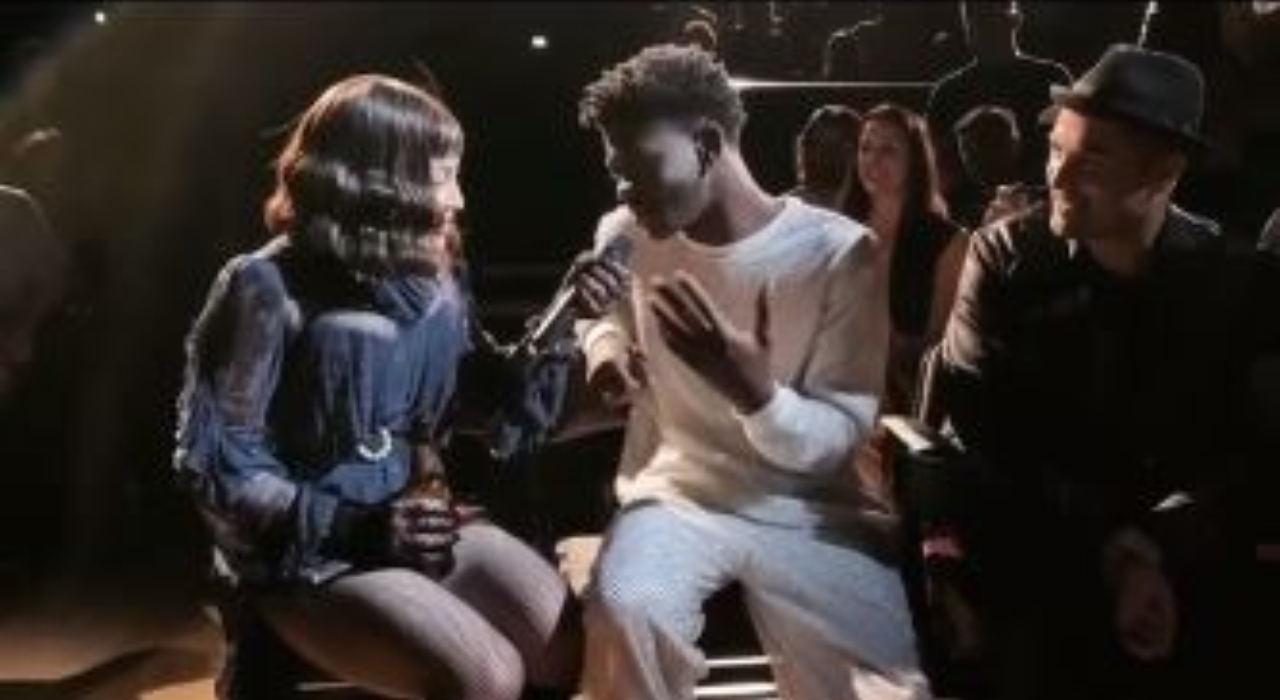 Madonna interrompe show para cantar Old Town Road com Lil Nas X, que estava na plateia