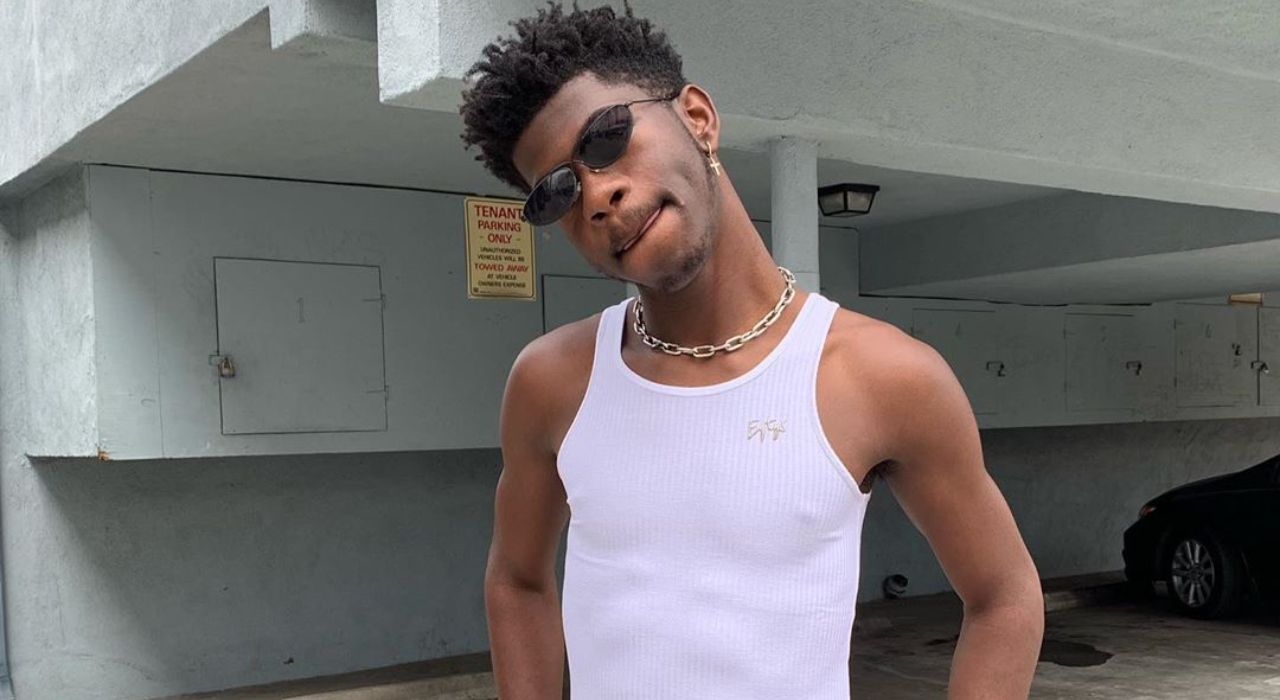 Lil Nas X revela que rezava na adolescência para não ser gay