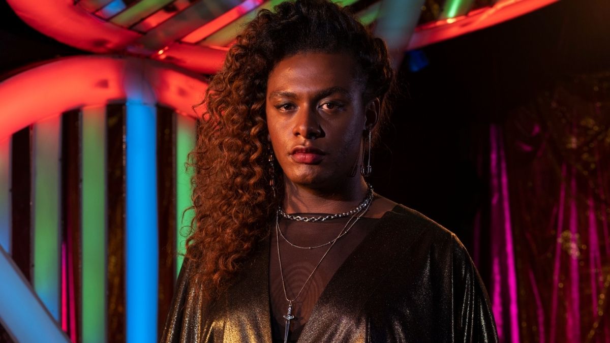 “Manhãs de Setembro” foge do estereótipo e reflete sobre transexualidade, família e afeto | #CineBuzzIndica