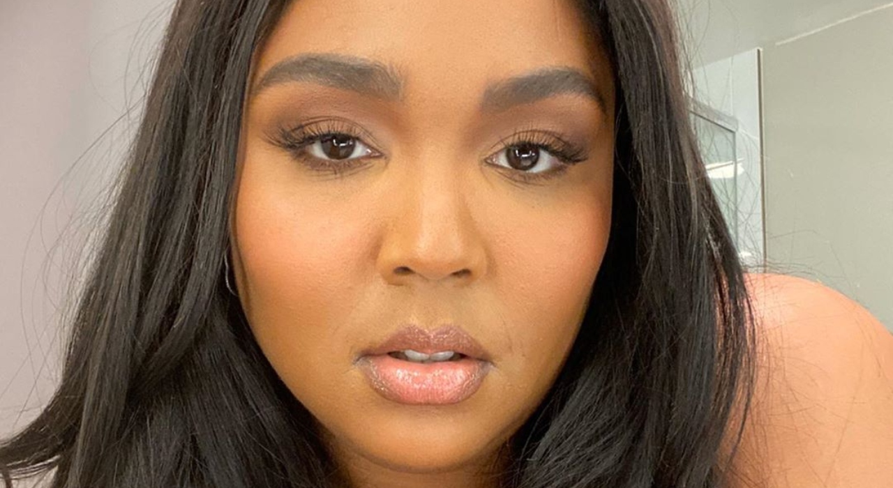 Grammy 2020: Lizzo abre cerimônia com apresentação de Truth Hurts