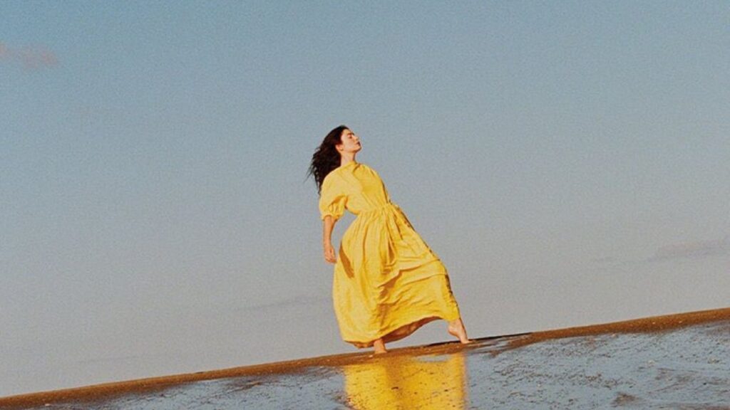 Lorde reflete sobre amadurecimento em seu novo single, “Stoned At The Nail Salon”
