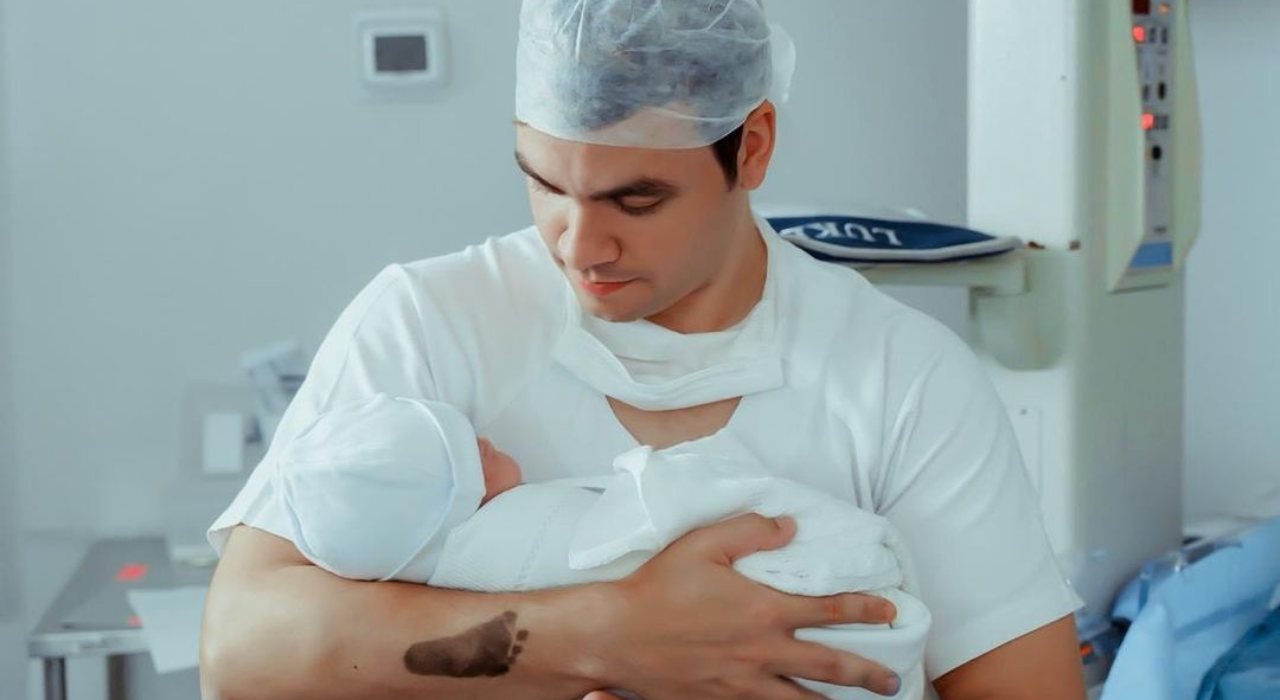 Luccas Neto é diagnosticado com Covid-19 após nascimento do filho