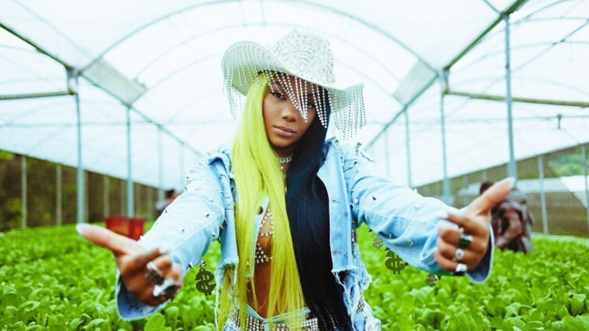 Ludmilla responde vereadora que a chamou de maconheira: “Dá processo”