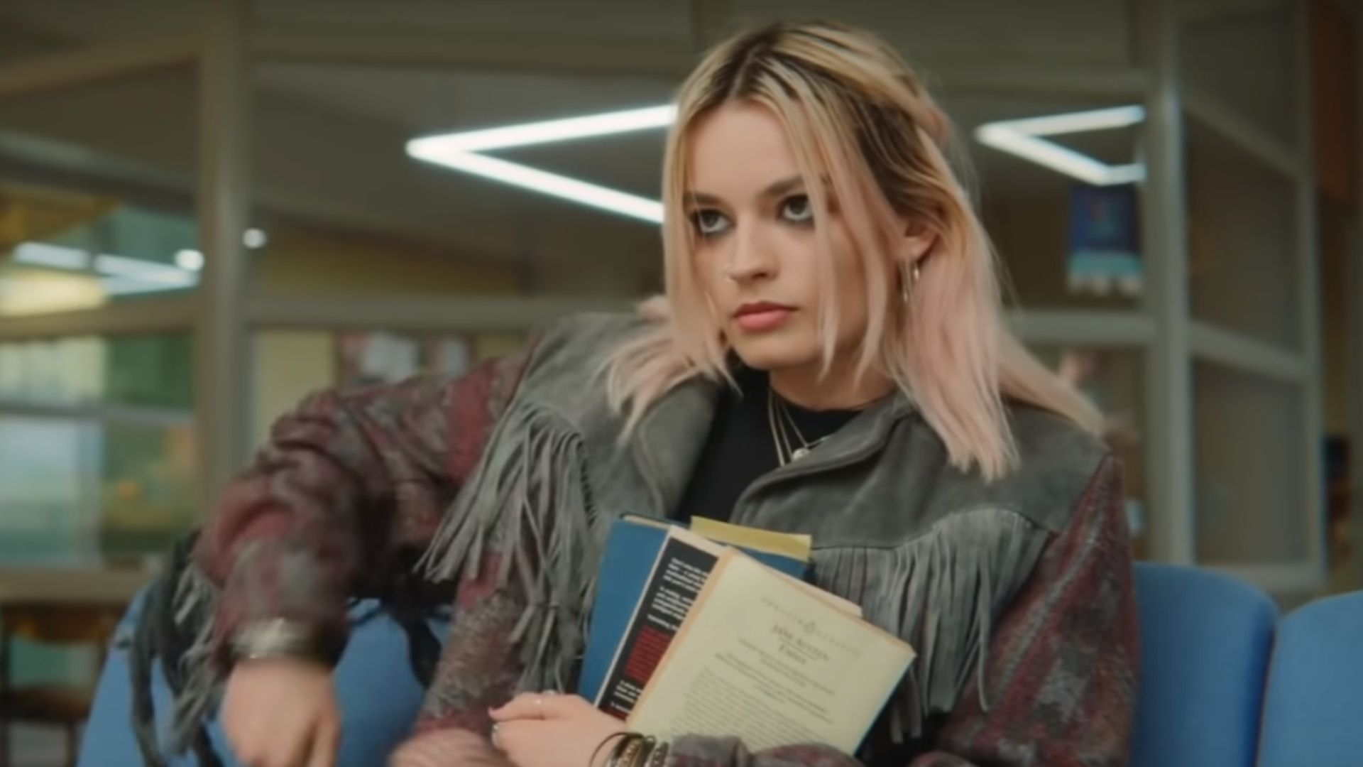 De Jane Austen a Virginia Woolf: Cinco livros feministas lidos por Maeve Wiley em Sex Education