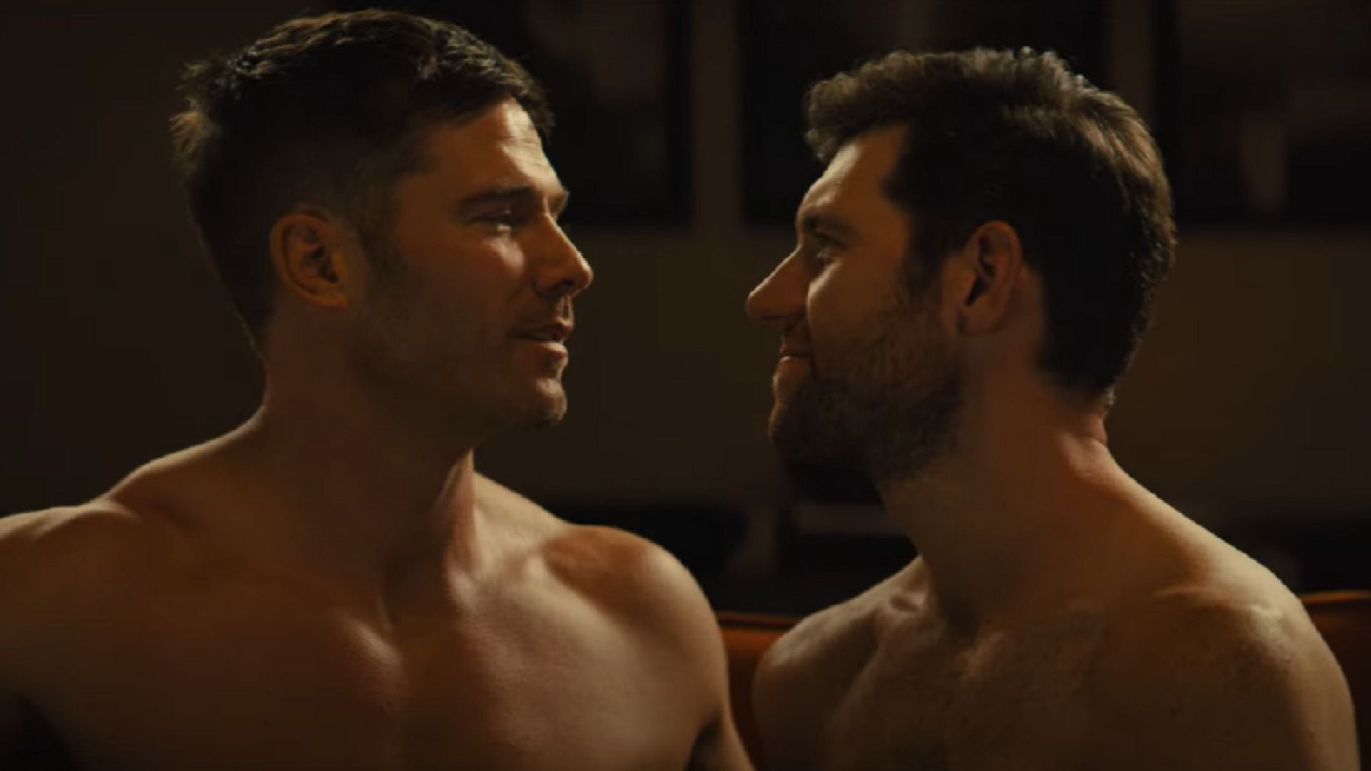 “Mais que Amigos, Friends”: Comédia romântica gay ganha novo trailer ainda mais hilário; assista