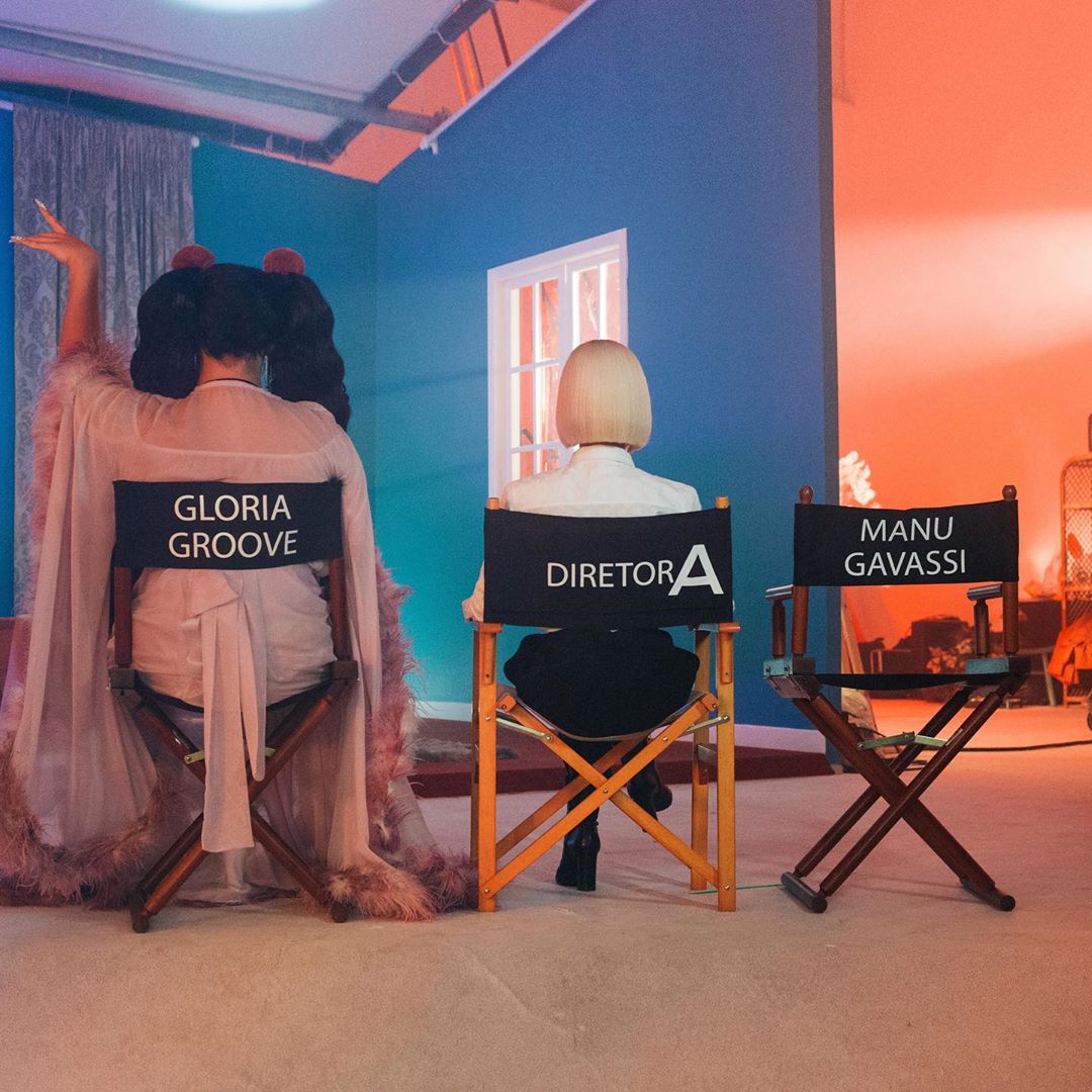 Manu Gavassi anuncia parceria com Gloria Groove pelo alter ego Malu Gabatti