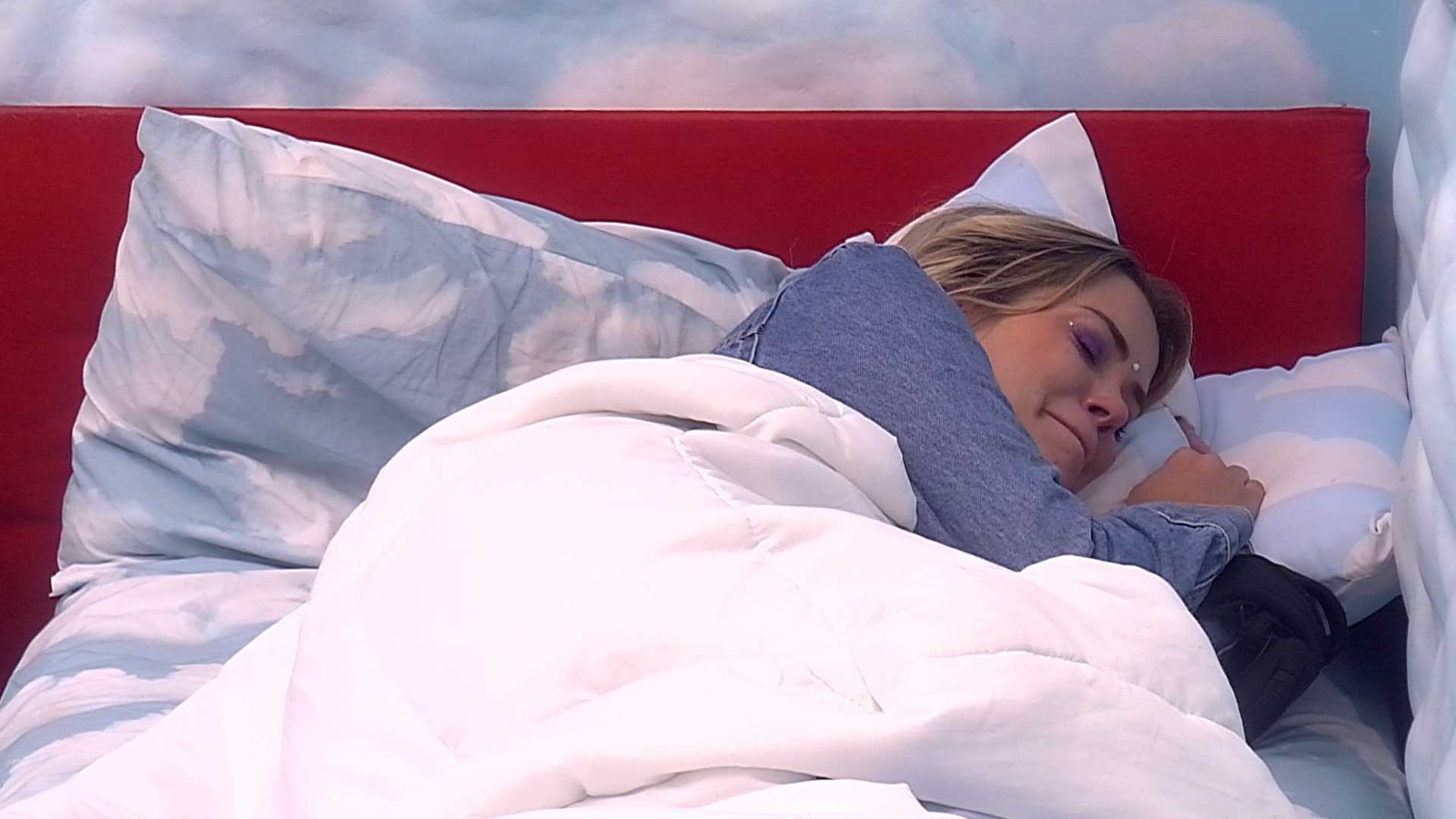 BBB20: Marcela briga com Gizelly e desabafa: “Quer me machucar”