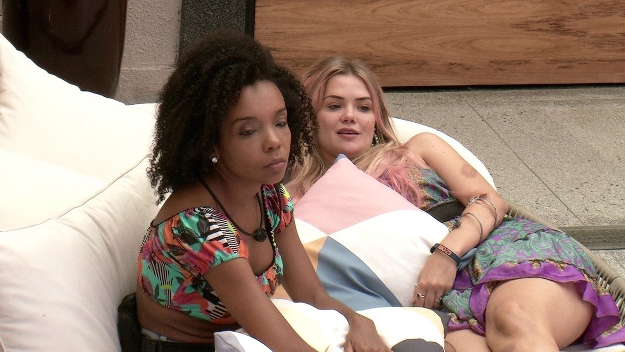 BBB20: Marcela diz que Thelma está “passando pano para atitudes bem feias”