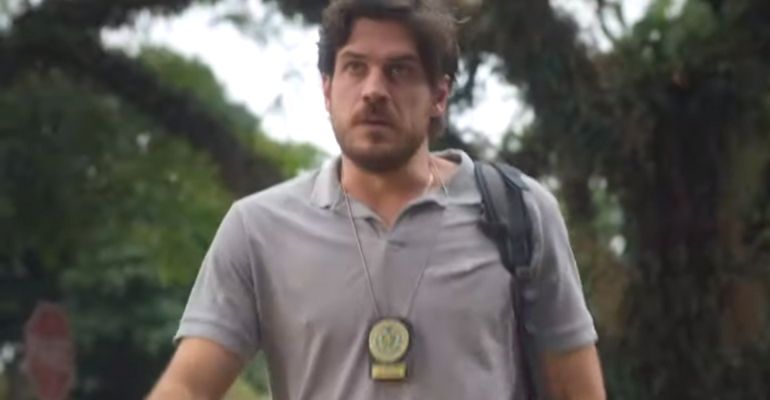 Marco Pigossi está no centro de um mistério folclórico em “Cidade Invisível”, nova série brasileira da Netflix