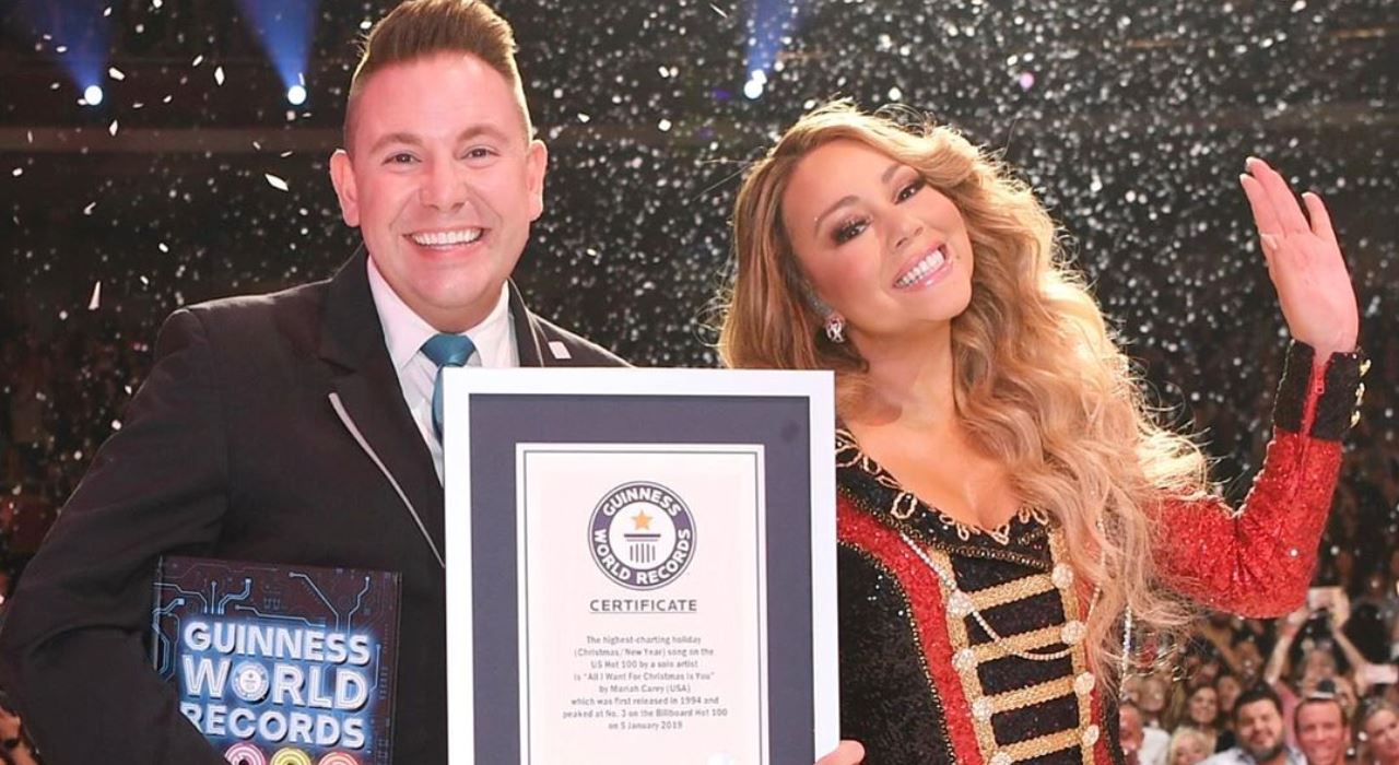 Mariah Carey quebra três recordes no Guinness Book com All I Want For Christmas Is You