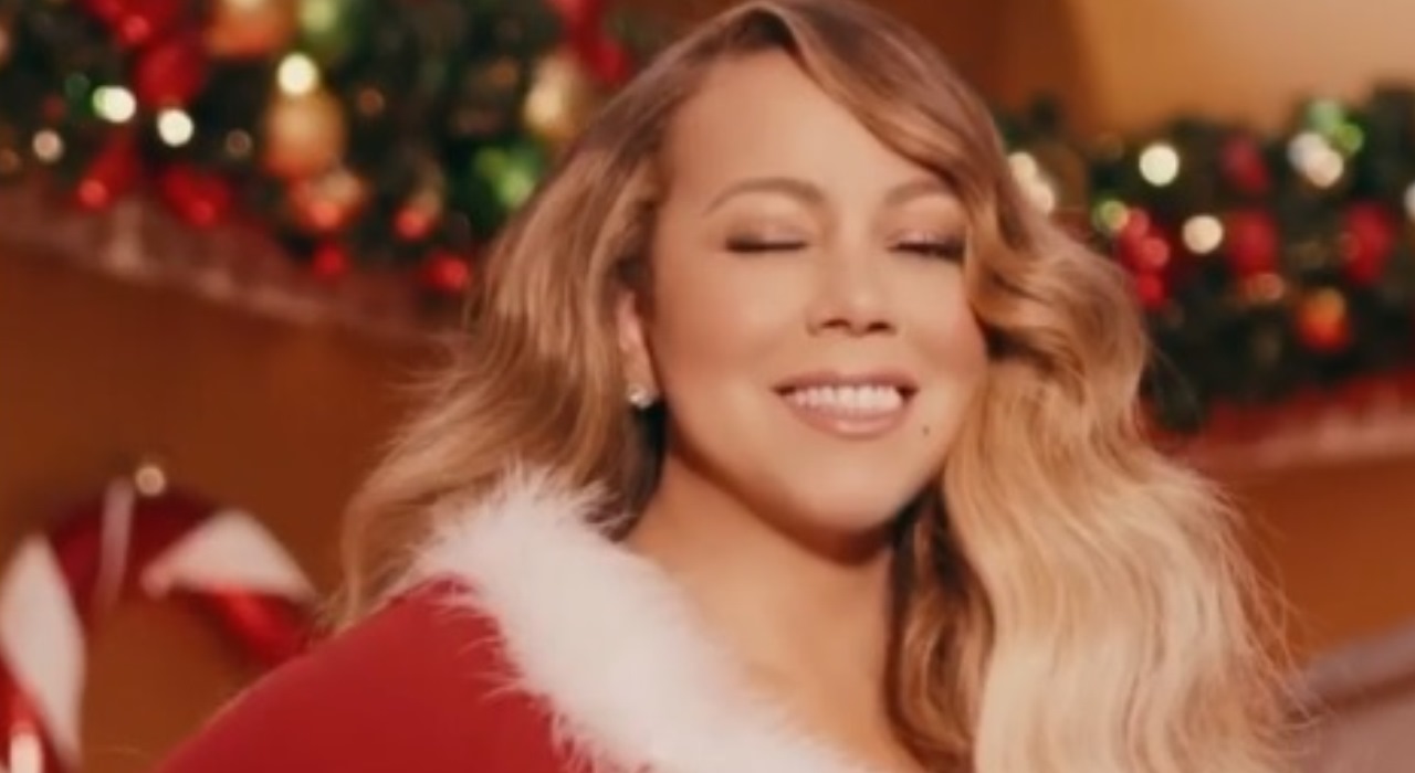 Mariah Carey anuncia data de lançamento do novo clipe de All I Want For Christmas Is You
