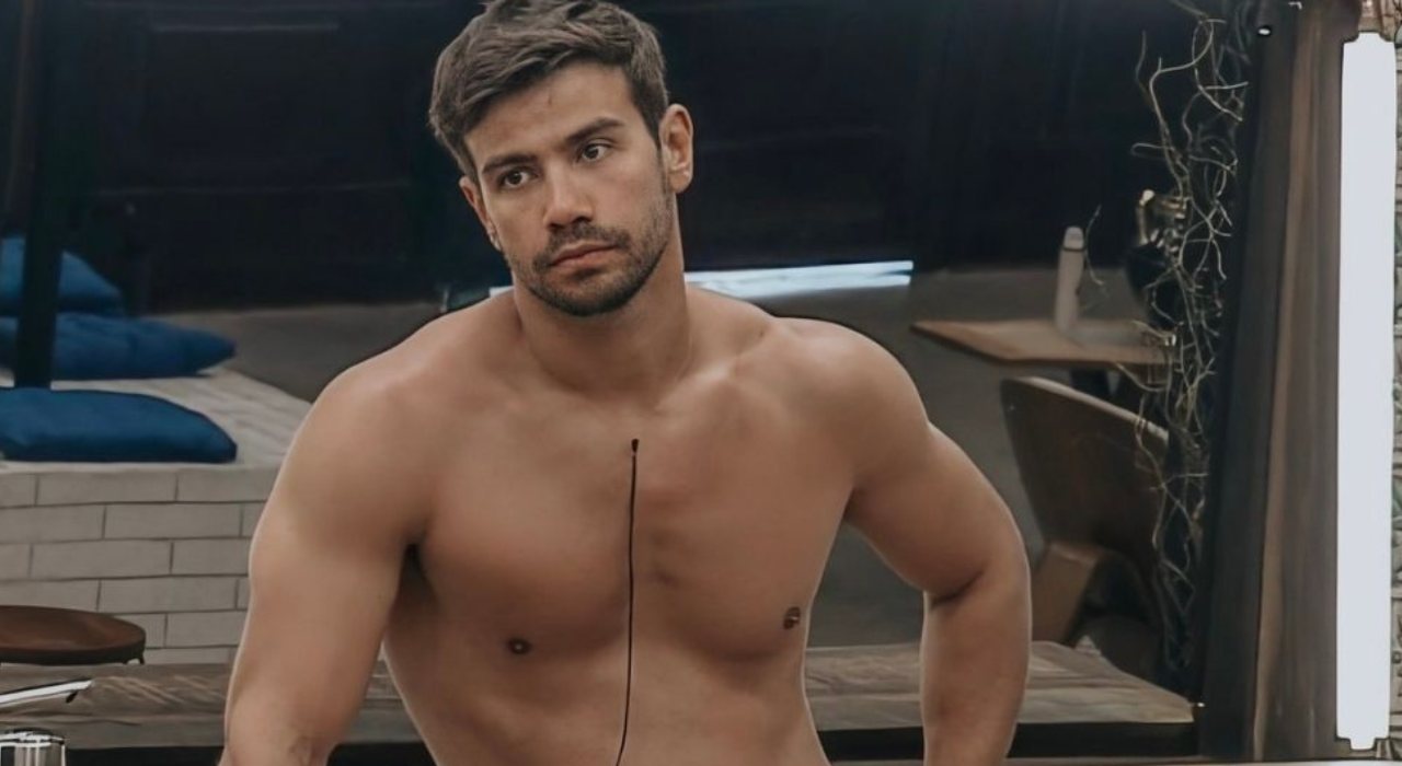 “A Fazenda 12”: Mariano confessa que já ficou com fã em show