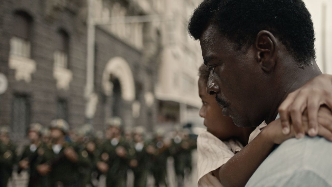 Entre a ação e o drama, “Marighella” é thriller político que resgata figura histórica | #CineBuzzIndica