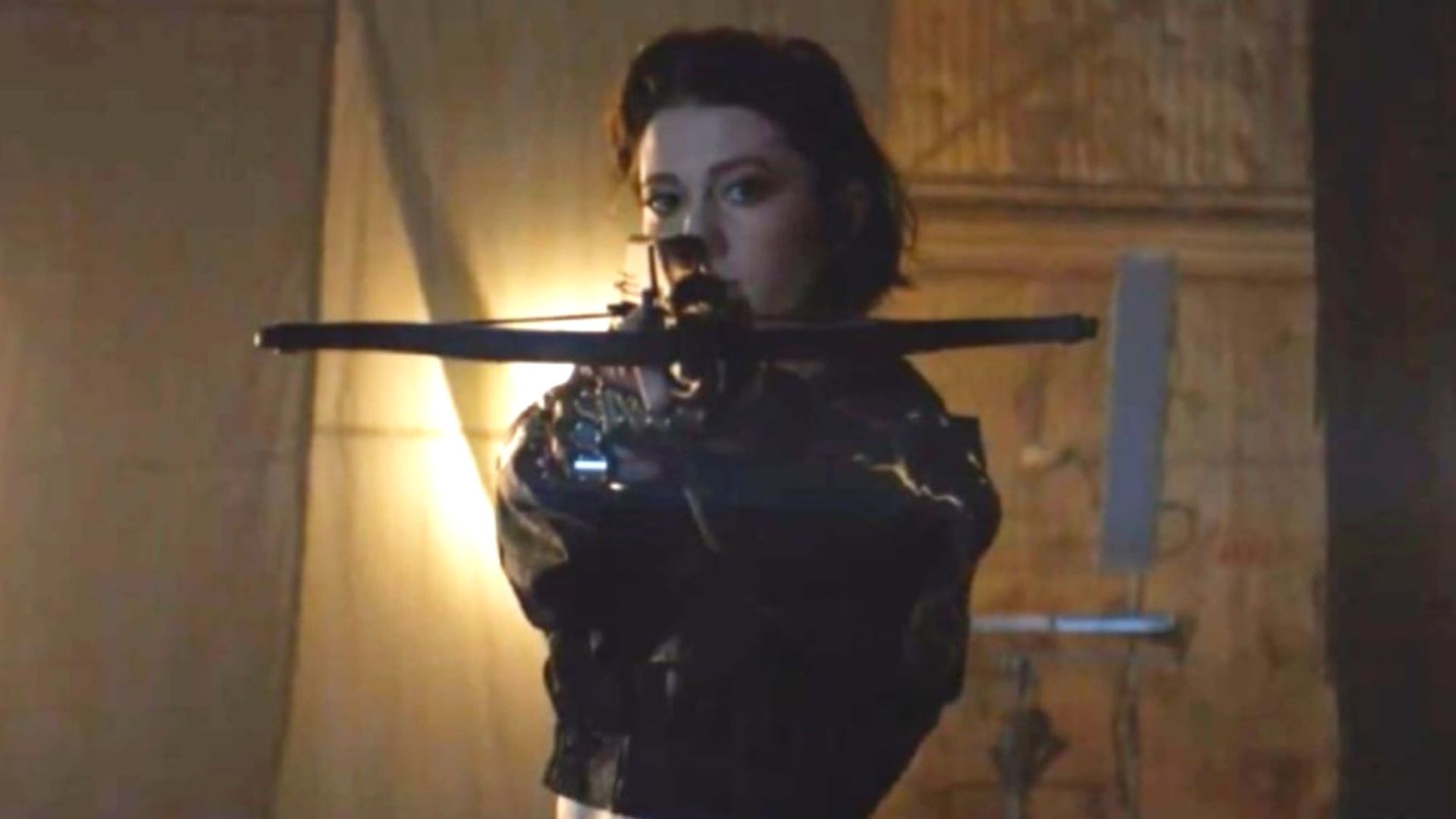 Cathy Yan, diretora de Aves de Rapina, revela que Mary Elizabeth Winstead nocauteou cameraman em cena do filme