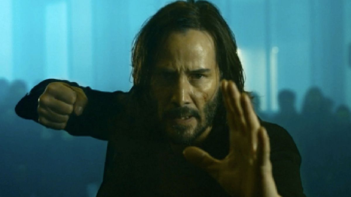 “Matrix 4”: Novas imagens mostram briga entre Keanu Reeves e Yahya Abdul-Mateen II