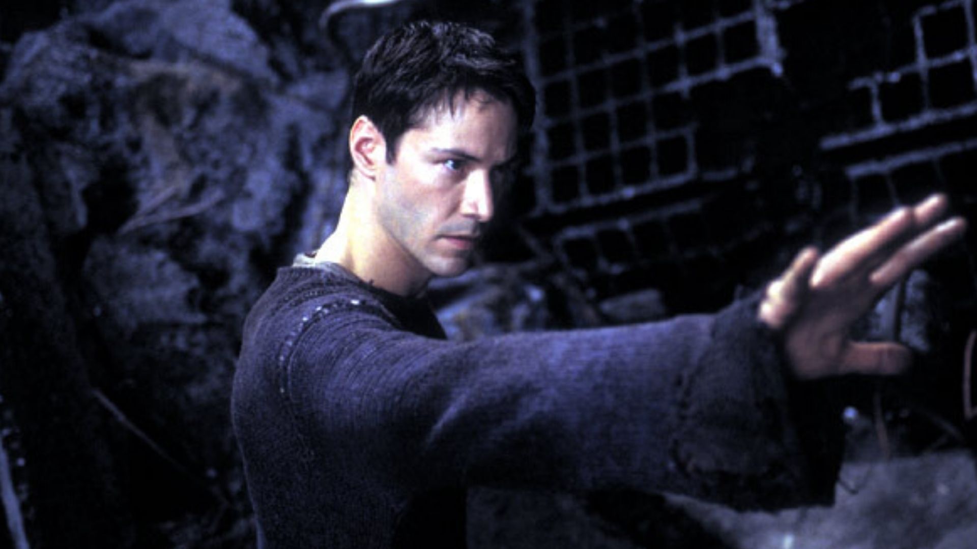 Keanu Reeves é flagrado com visual diferente no set de gravações de Matrix 4