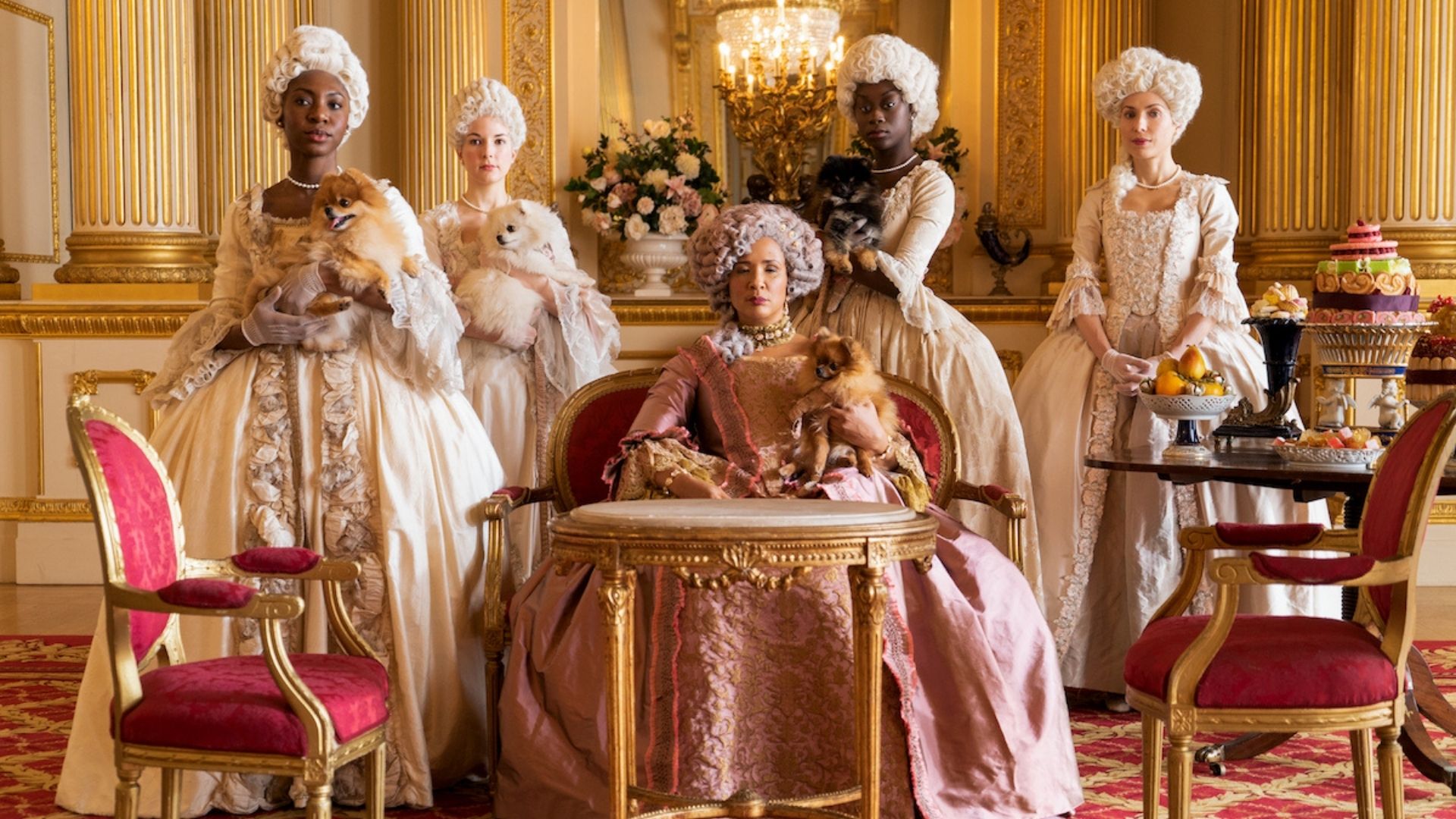“Queen Charlotte”: Membro do spin-off de “Bridgerton” é despedido por “passar dos limites” com colegas
