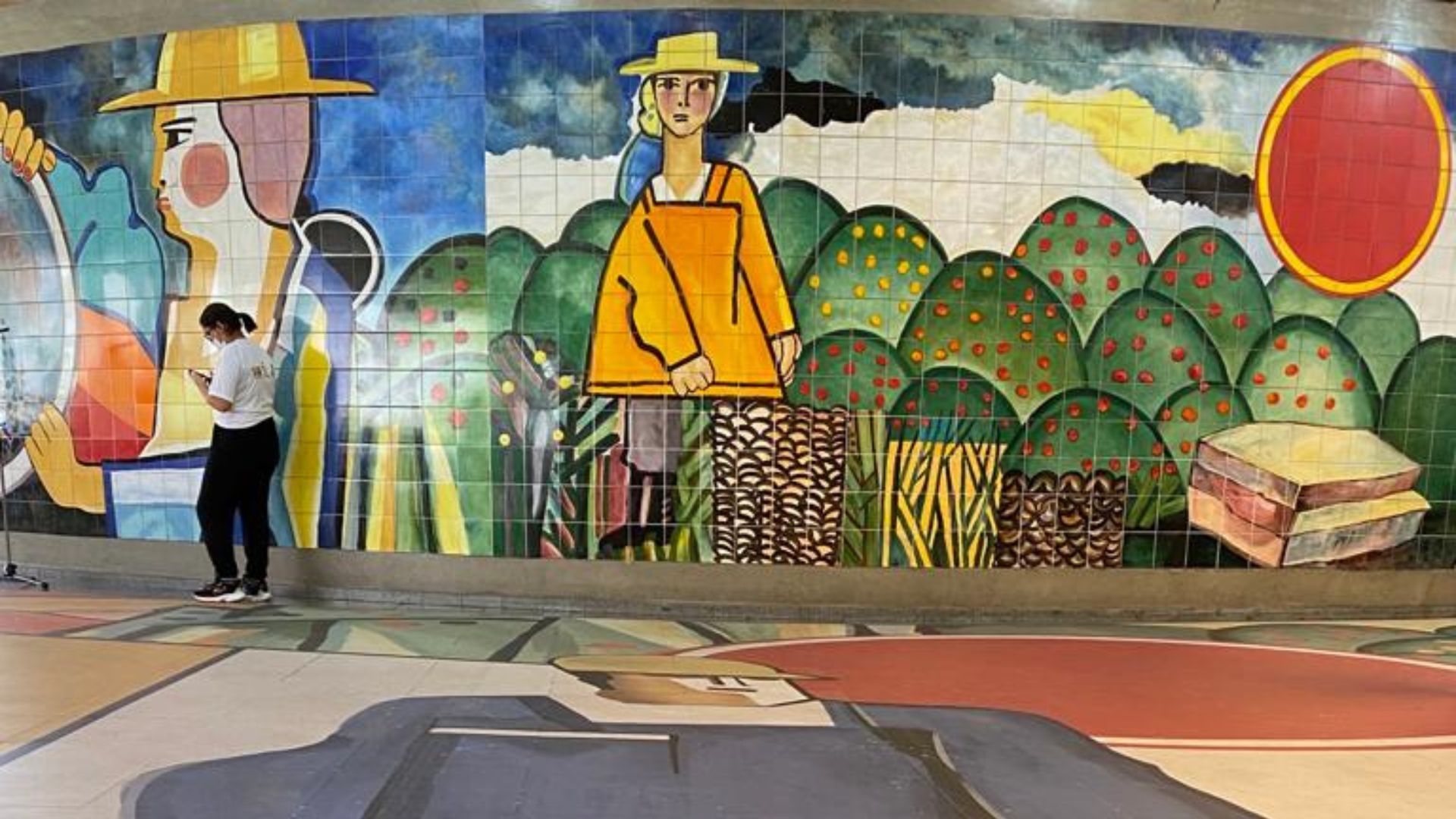 Metrô Tatuapé recebe experiência imersiva de arte