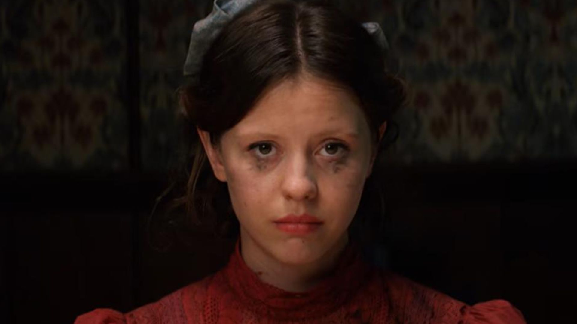 Neta de brasileira, Mia Goth quer estrelar filme em português: “Um grande desafio”