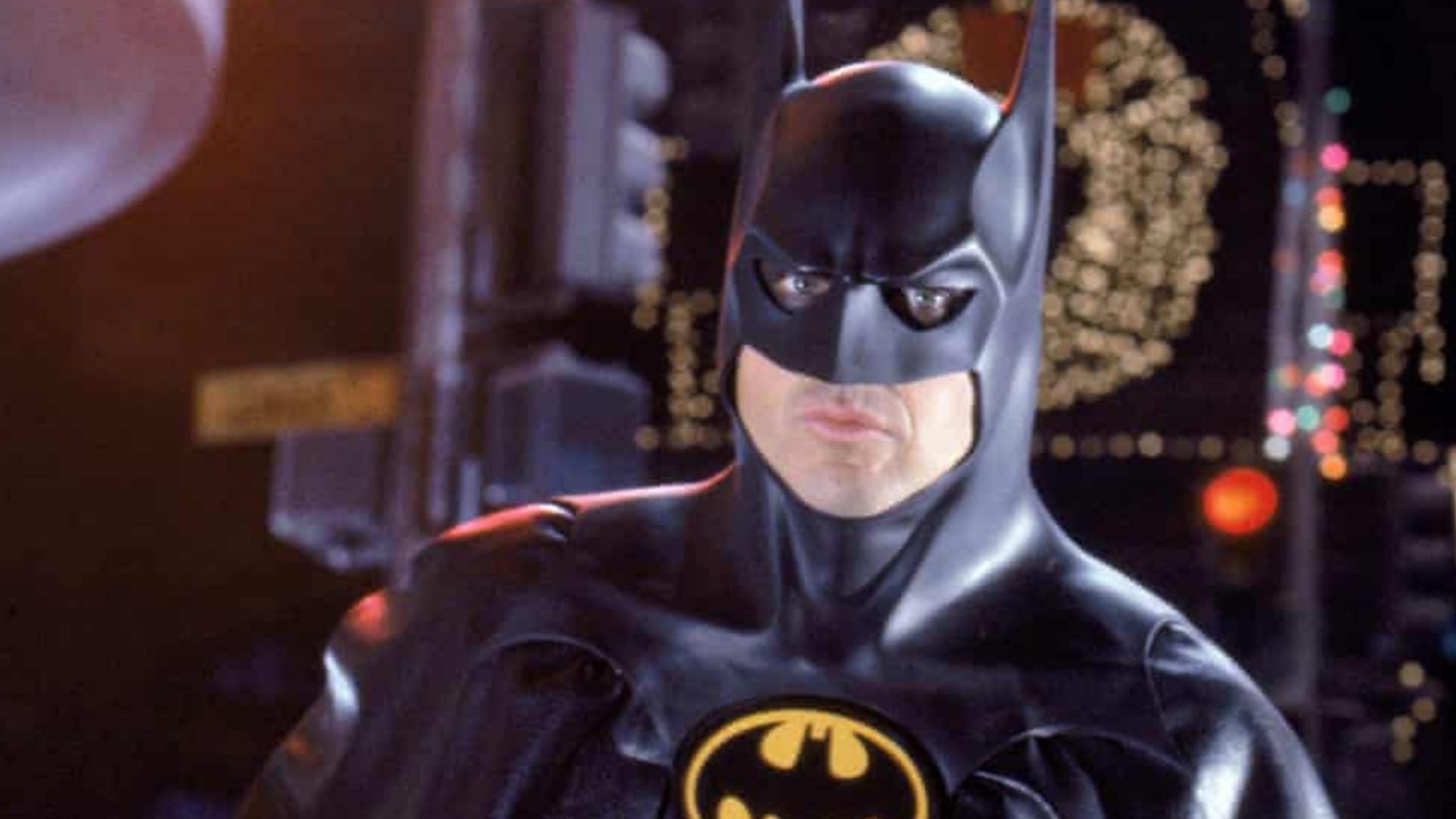 Michael Keaton aparece como Batman nos bastidores de “Batgirl”; confira