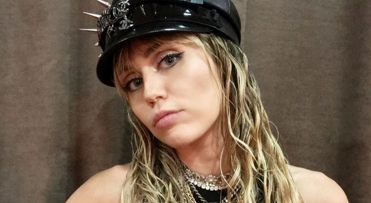 Miley Cyrus foi demitida de Hotel Transilvânia por causa de ”bolo de pênis”