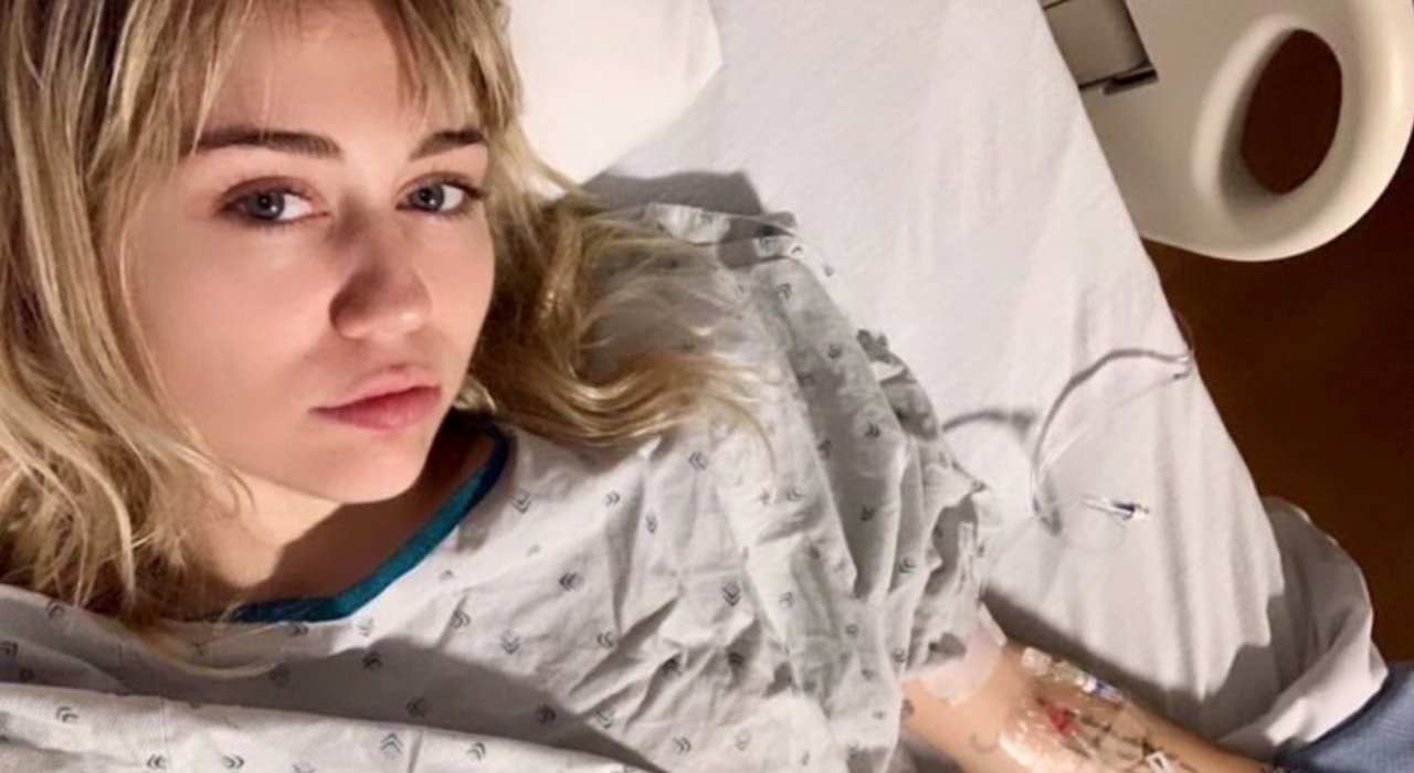 Miley Cyrus é hospitalizada e pede por ”boas vibrações”