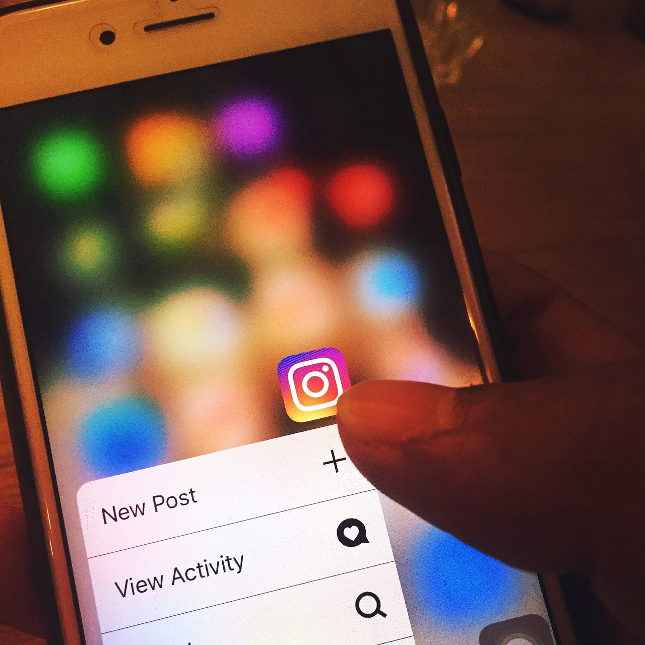 Instagram promete banir conteúdos que promovem “cura gay” e “cura trans”