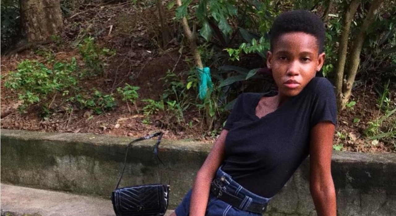 Jovem de 16 anos que vendia peixe na praia vira top model