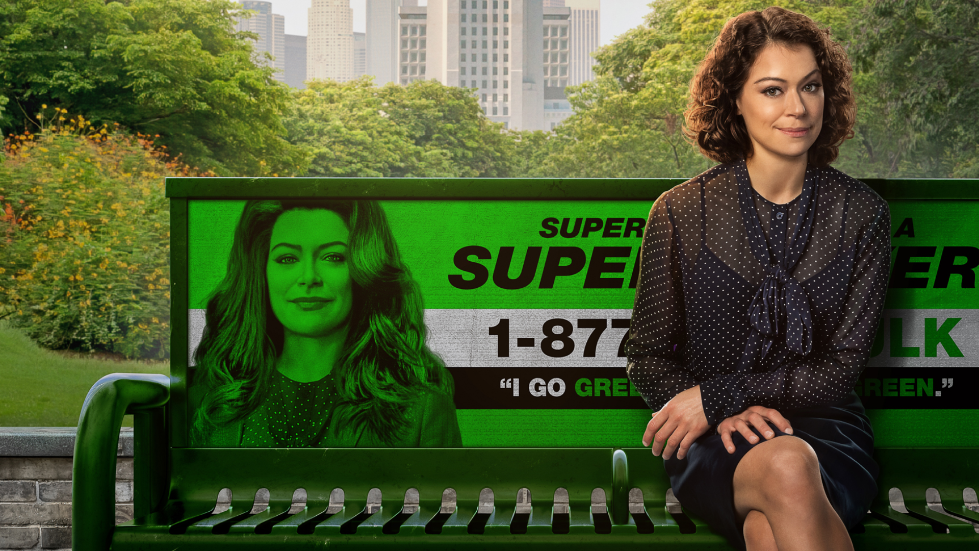 Tatiana Maslany quebra a quarta parede e encontra o Demolidor no novo trailer de “Mulher-Hulk”