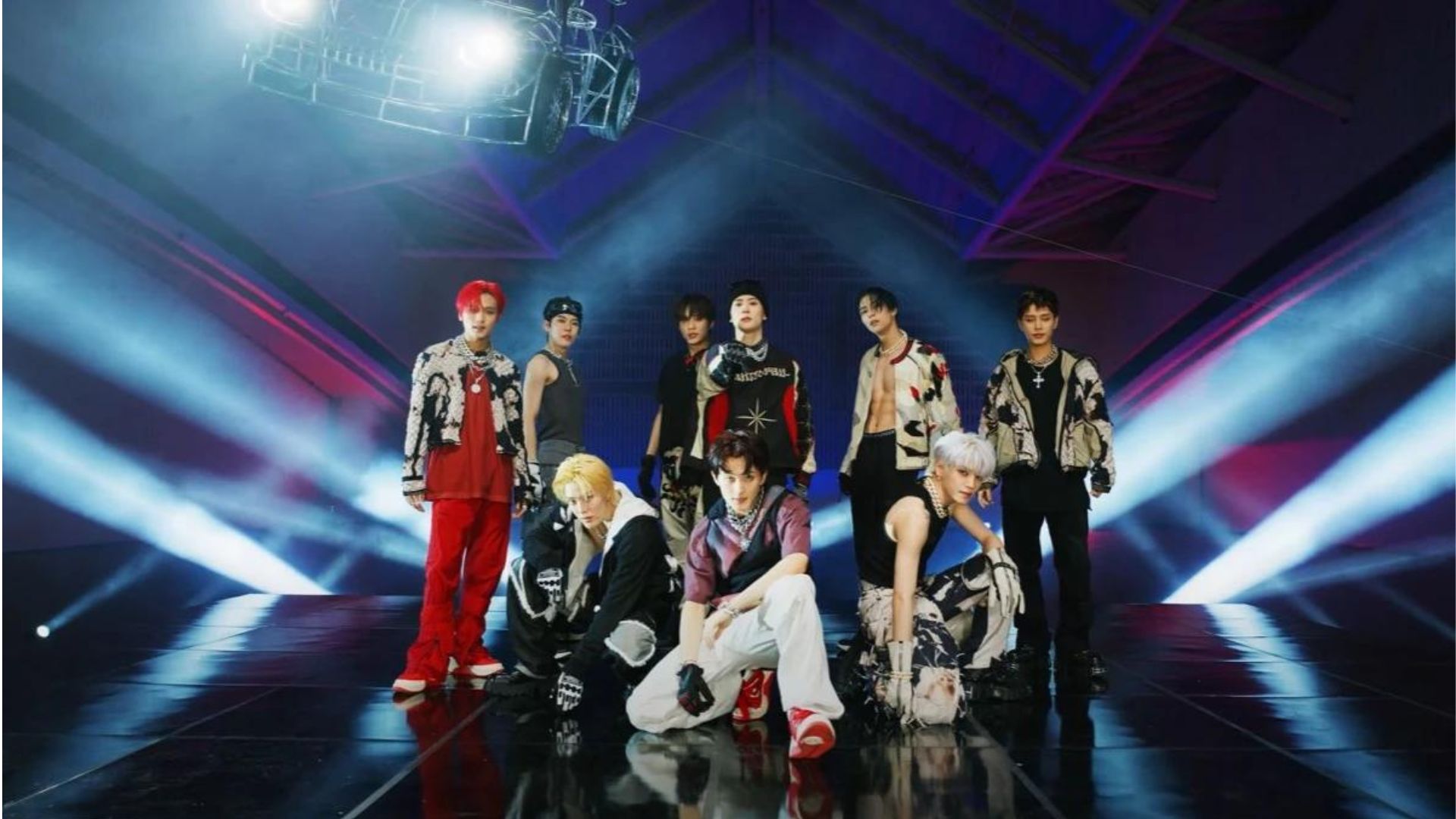 Com MV no estilo cyberpunk, NCT 127 prepara o terreno para o lançamento de seu 4º full álbum, “2 Baddies”; confira