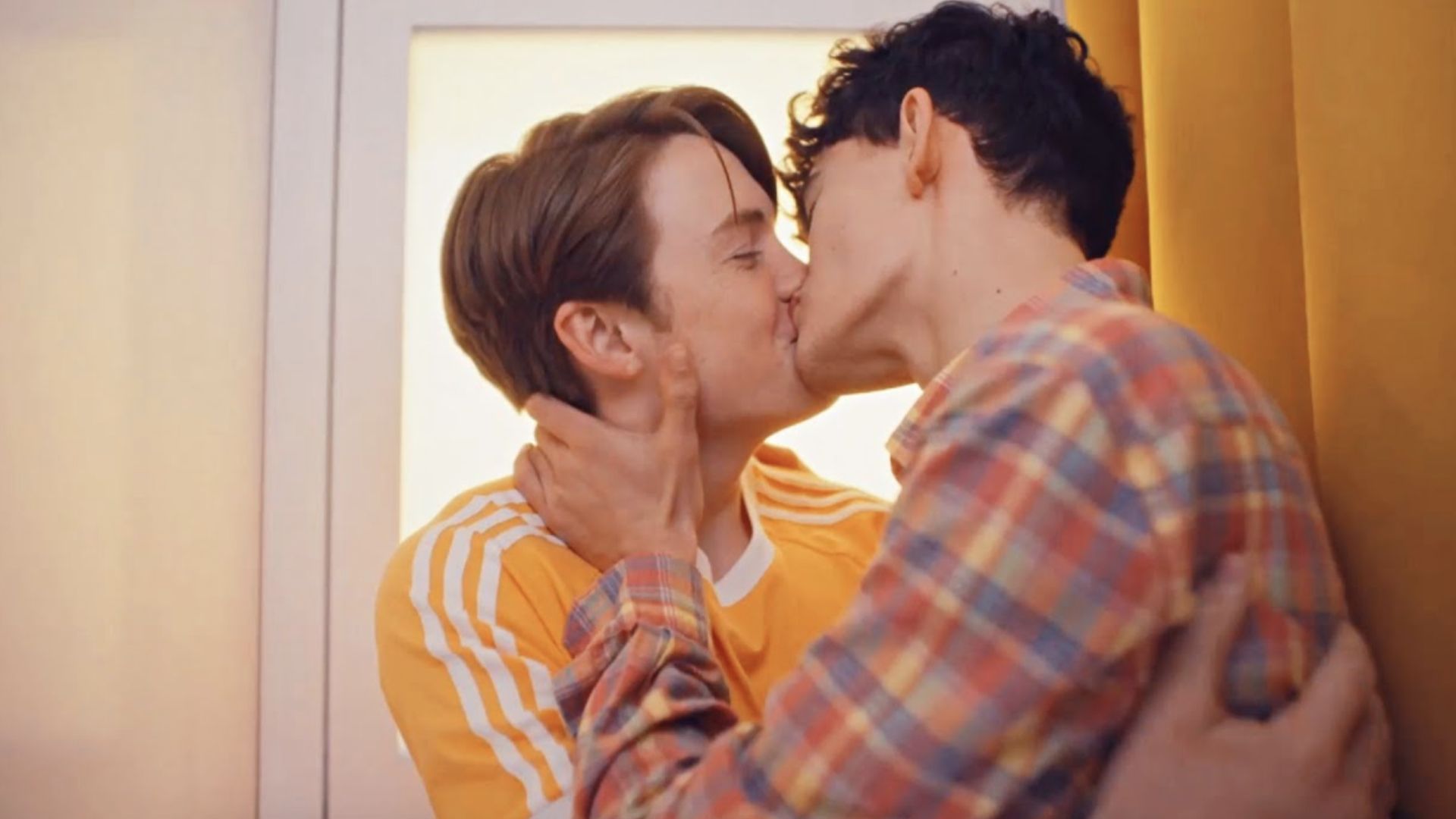 Netflix divulga primeiros minutos e títulos de episódios do 2º ano de “Heartstopper”