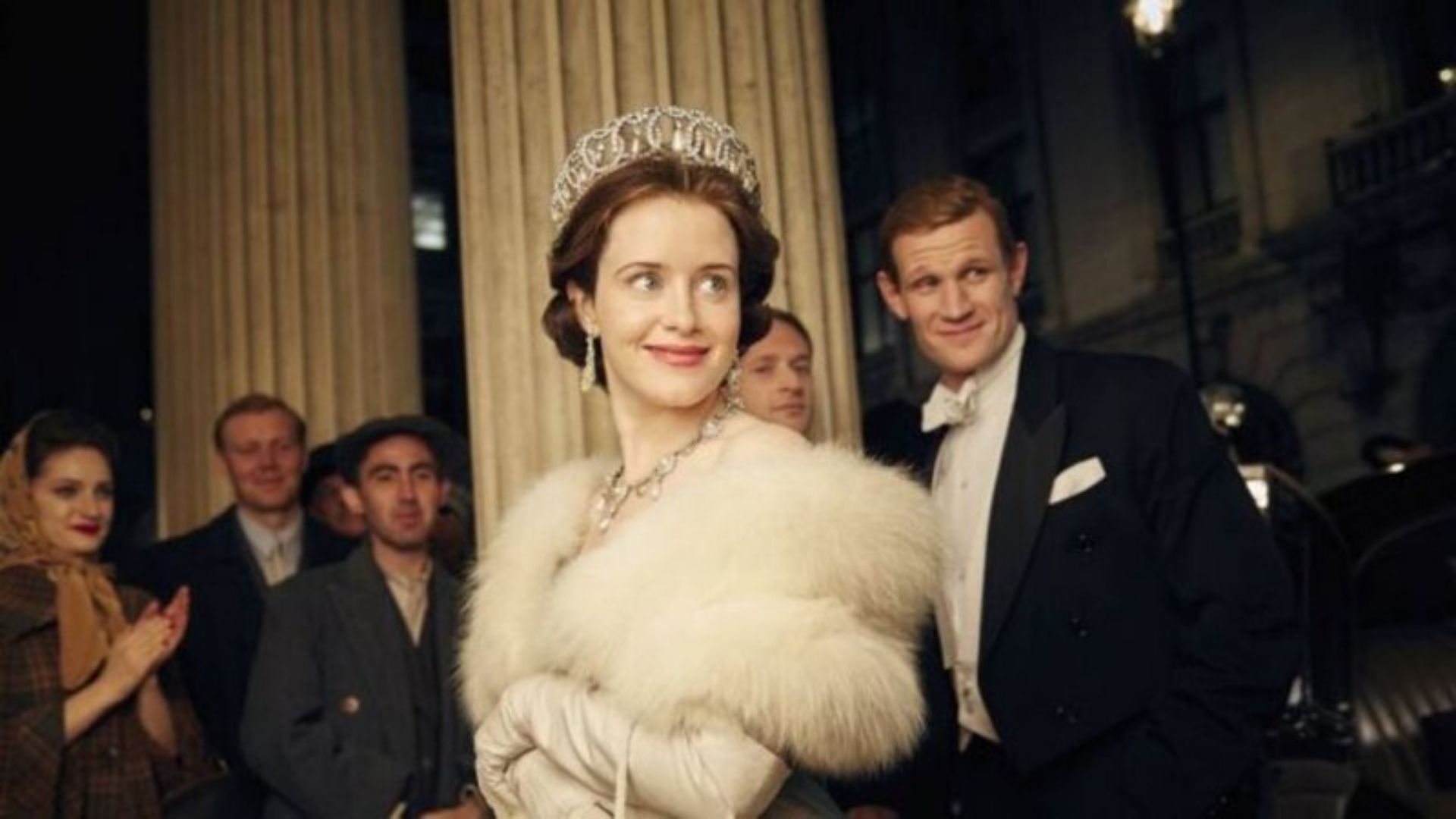 Netflix negocia a produção de série derivada de “The Crown”